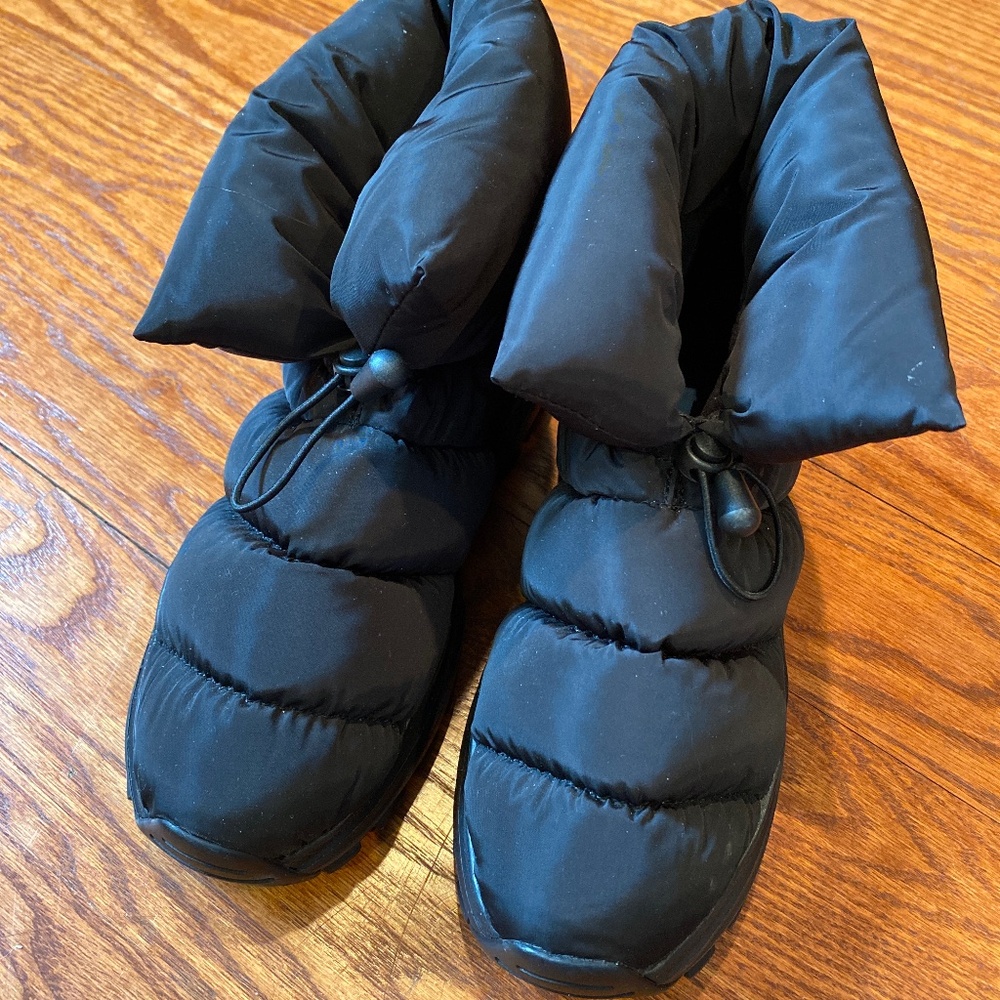 H&M BLACK PUFFER SNOW BOOTS